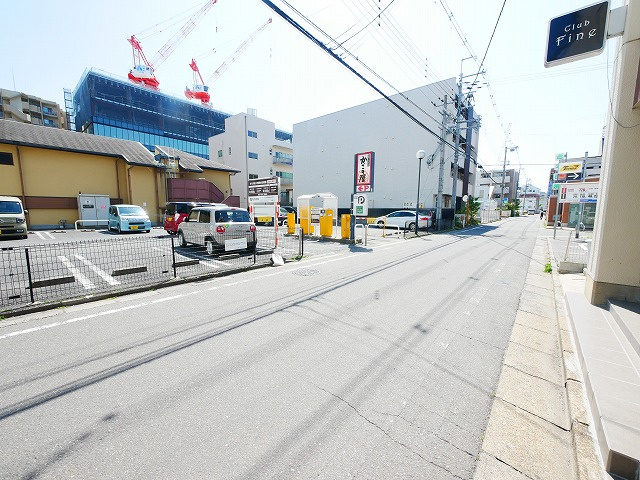 文屋ビルの駐車場