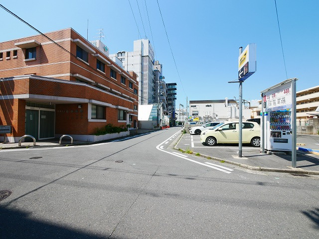 文屋ビルの駐車場