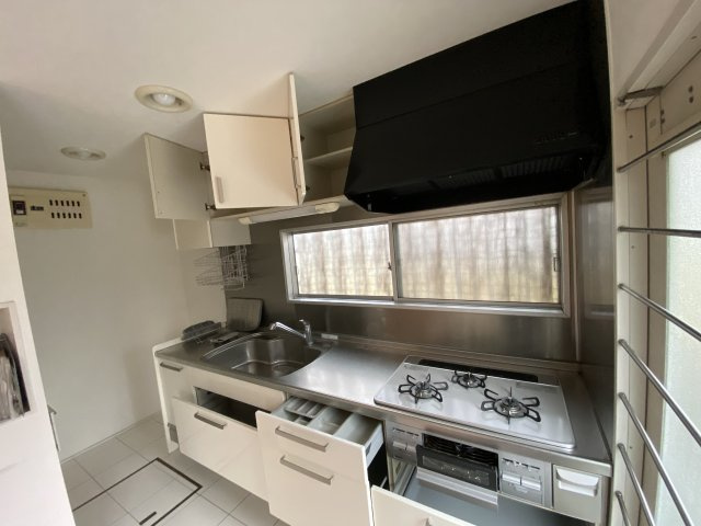 AU貸家住宅のキッチン