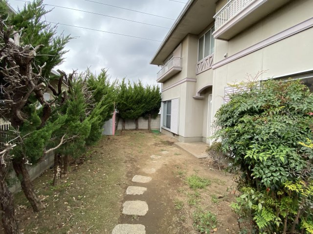 AU貸家住宅の庭