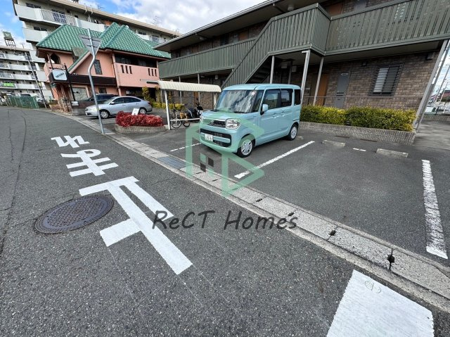 モナリエ宮の駐車場