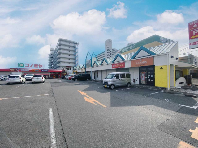 ピボット池下EASTの駐車場