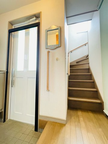 あきる野市山田 中古戸建のその他共用部分|階段