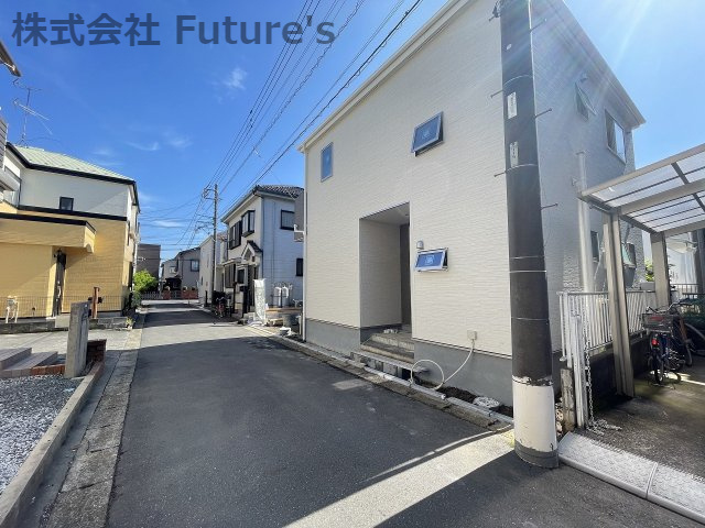 吉川市中野　新築戸建　全1棟の前面道路含む現地写真|前面道路含む現地写真です。