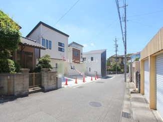 【前面道路含む現地写真】