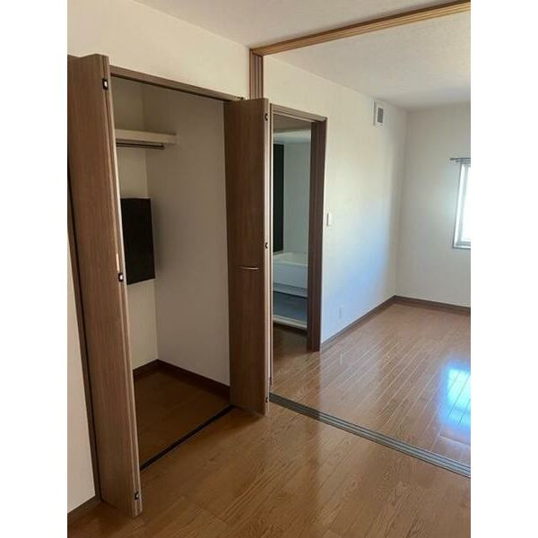 岸和田市別所町３丁目の一戸建ての居間・リビング|ゆったり過ごせる居間です