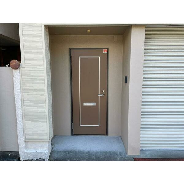 岸和田市別所町３丁目の一戸建ての玄関|シンプルで使いやすい玄関です