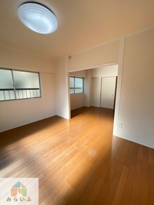 【居間・リビング】 | エミービル