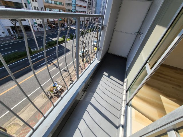 アダチビルのバルコニー|アダチビル