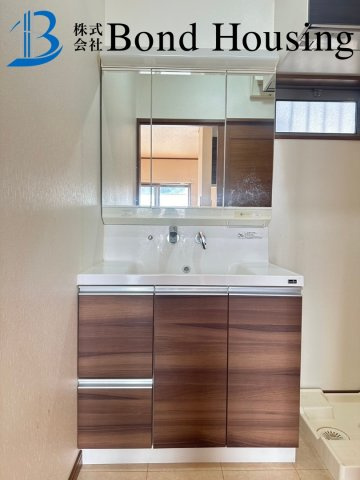 駐車６台 敷地100坪超 明石市朝霧東町１丁目 良質平屋建