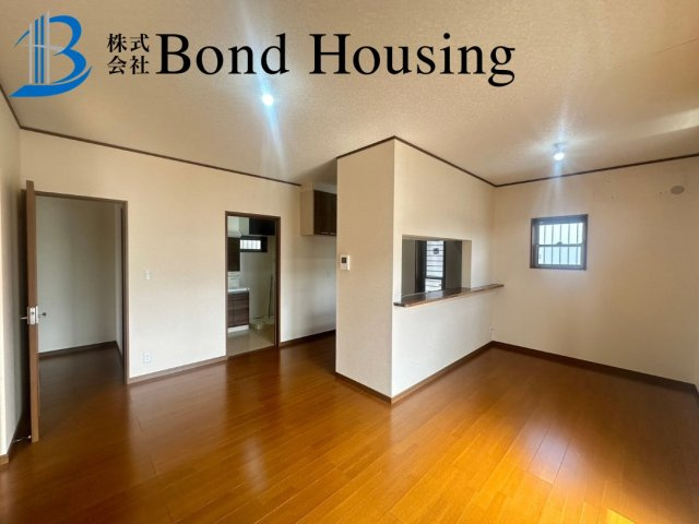 駐車６台 敷地100坪超 明石市朝霧東町１丁目 良質平屋建