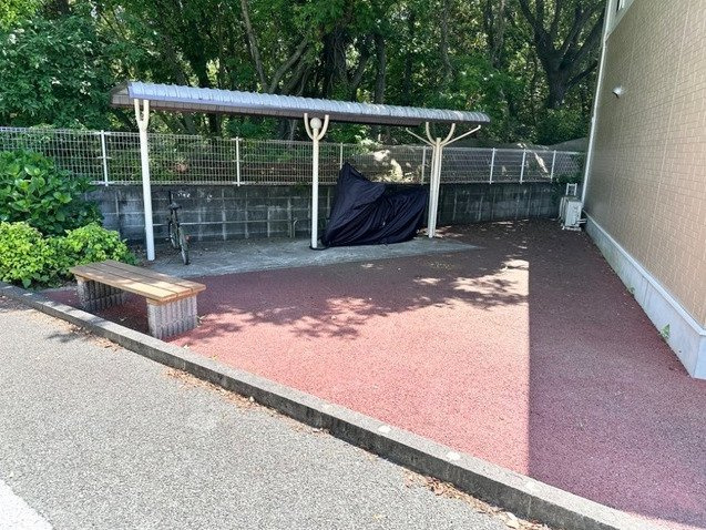 サニーヒルズの駐車場