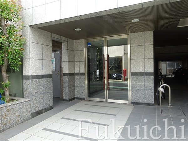 ルーブル中目黒のエントランス