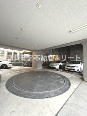 【駐車場】 | プレミアステージ駒込 | ターンテーブル付き駐車場です