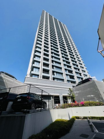 グランドミレーニアの外観