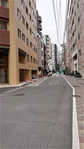 ディアハイム神田岩本町の外観|前面道路