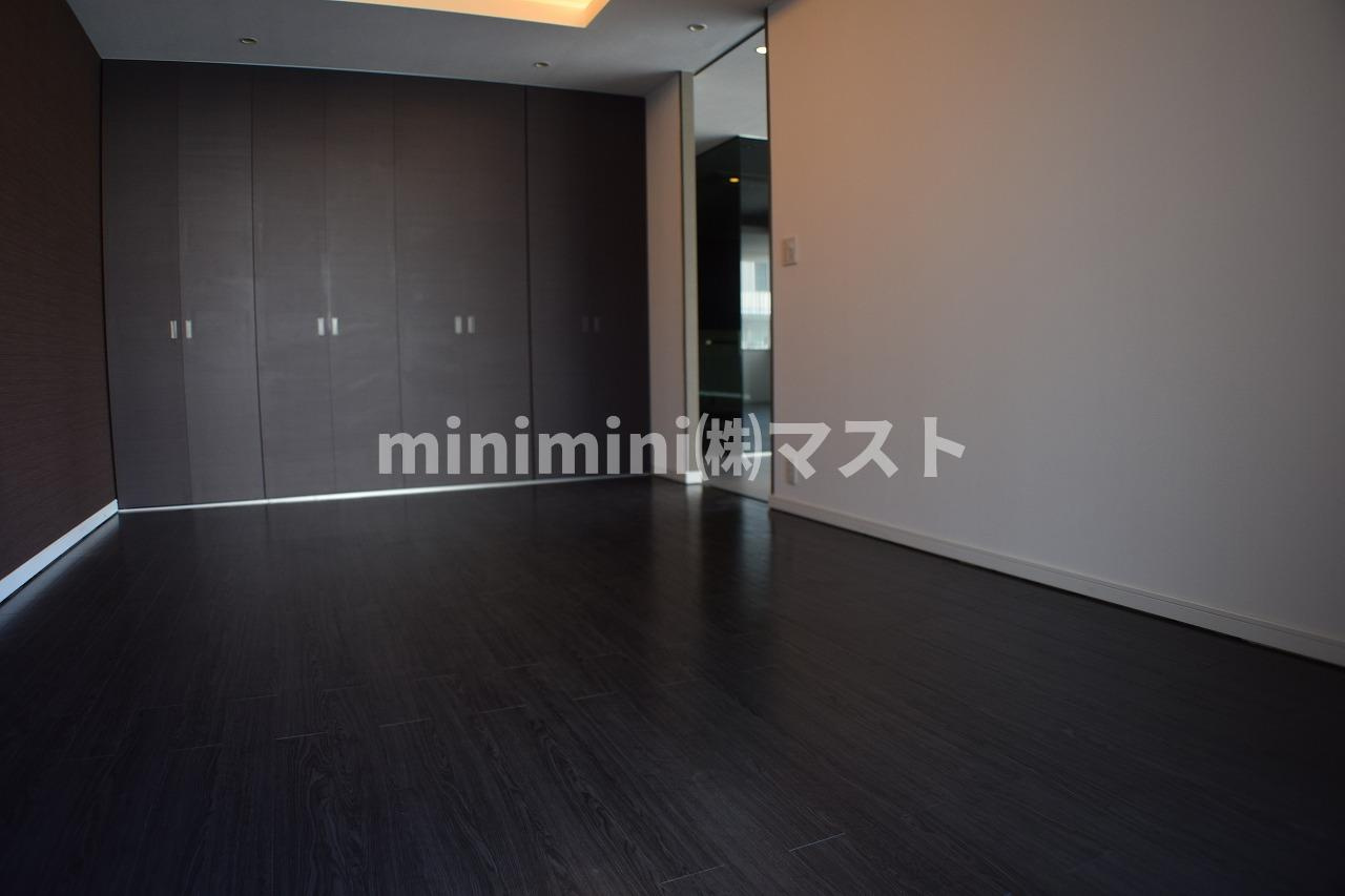 ザ・タワー大阪レジデンスの洋室