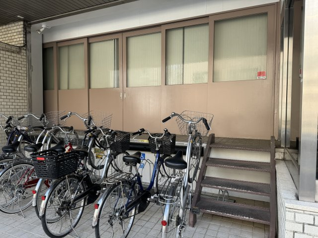 和光ビルのエントランス