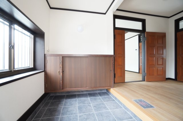 【玄関】 | 稲荷新田町一戸建