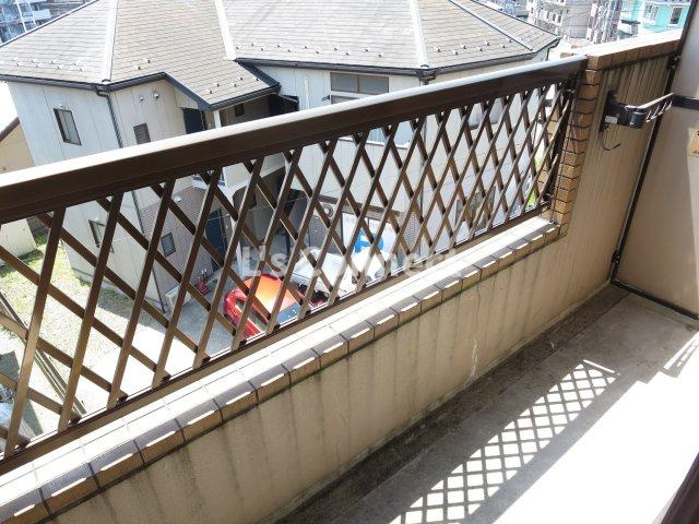 【バルコニー】 | ハッピネス泉中央 | 晴れた日には洗濯物もたくさん干せます。