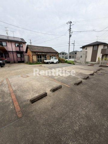ハイム西五城Ⅲの駐車場