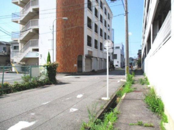 ハイデンス伊代の周辺