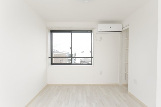 クレディ西小岩の洋室