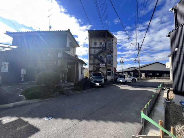 大平町 野澤ビルの駐車場