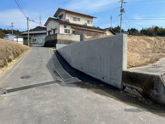 里庄町浜中1売地の前面道路含む現地写真