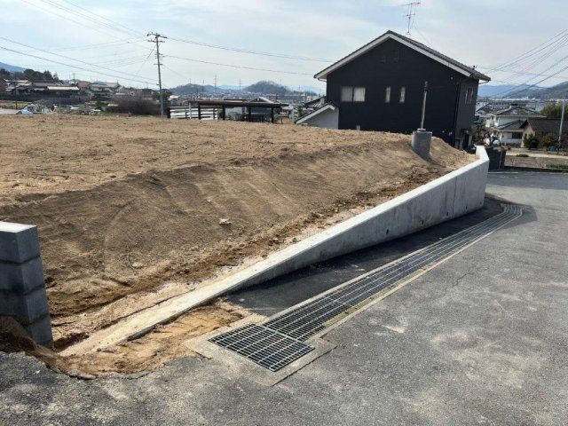 里庄町浜中1売地の前面道路含む現地写真