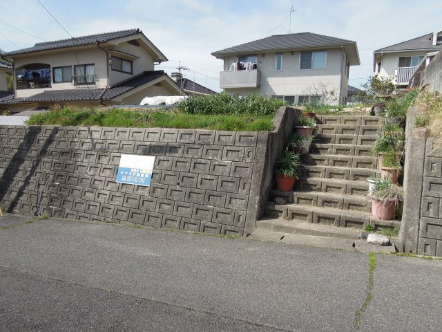 旭が丘1売地の前面道路含む現地写真
