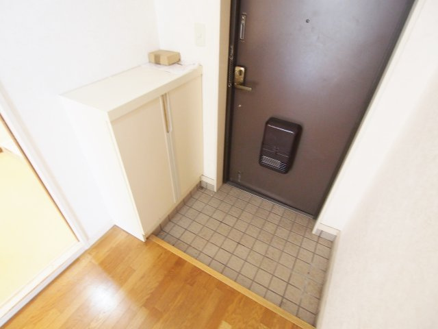 マルセンビルの玄関