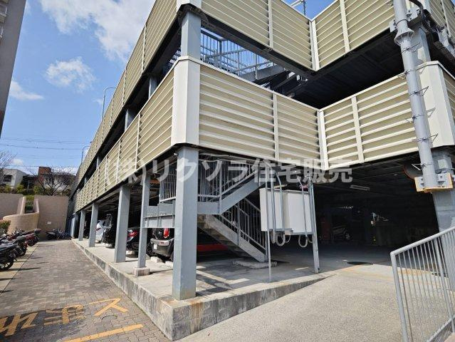 メロディーハイム香里ヶ丘ツインビューベガタワーの駐車場|敷地内自走式立体駐車場
■物件内覧・資金計画相談・住宅ローン相談、リフォーム相談、お問合せ受付中■
※当日・翌日のご内覧、ご相談はお電話でのお問合せがスムーズです！