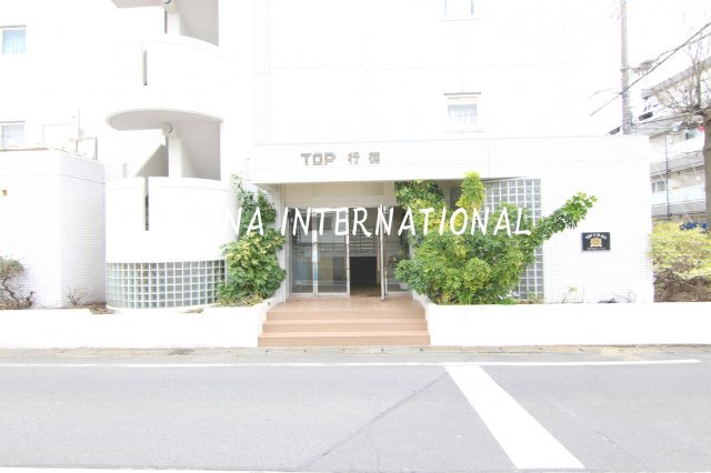 トップ行徳のエントランス