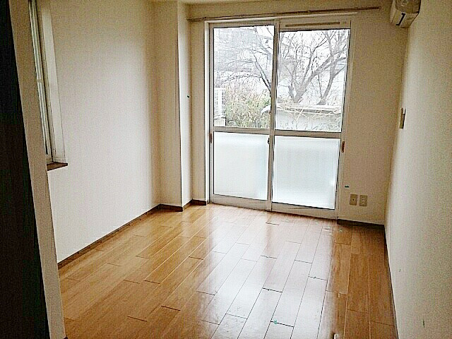 フォレストヒルズＡの居間・リビング