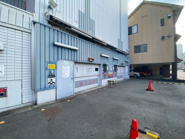 第2マルワビルの駐車場