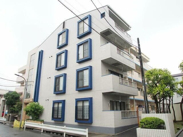 新海マンションの外観