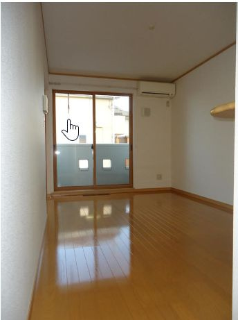 ロザージュBの居間・リビング