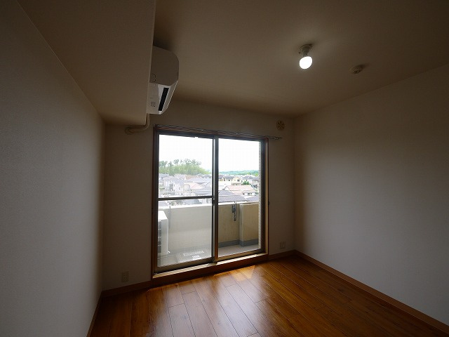 木津南パークサイドヴィレッヂの洋室