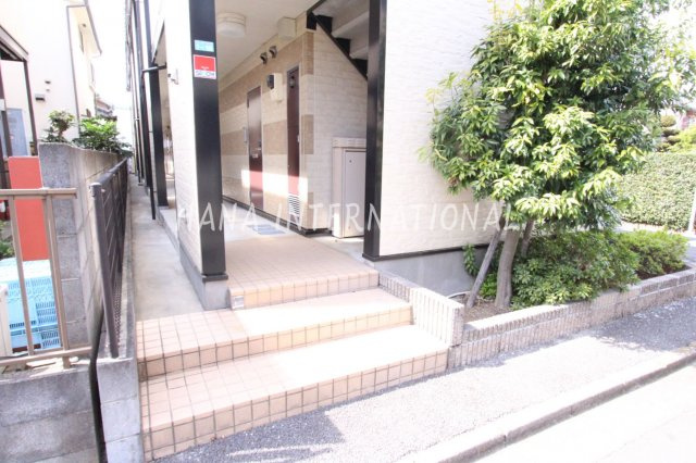 レオパレスＰＩＮＯのエントランス