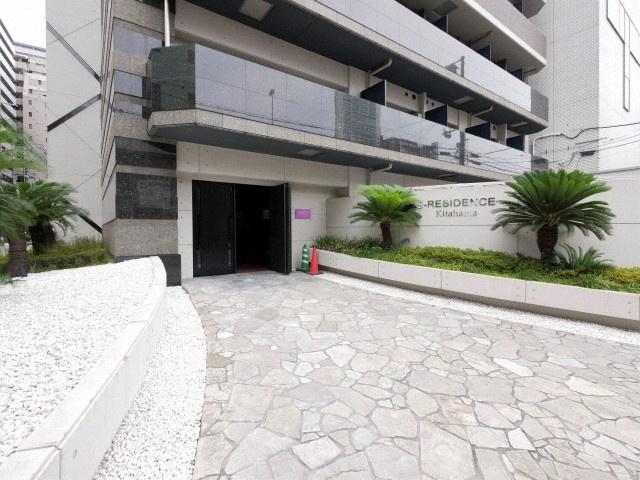 S-RESIDENCE北浜のエントランス