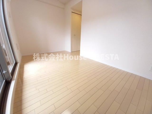 エステムプラザ神戸西Ⅴミラージュの洋室