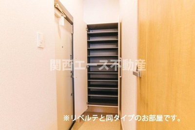 【玄関】 | ヴェルメゾン旭町 | 同一商品