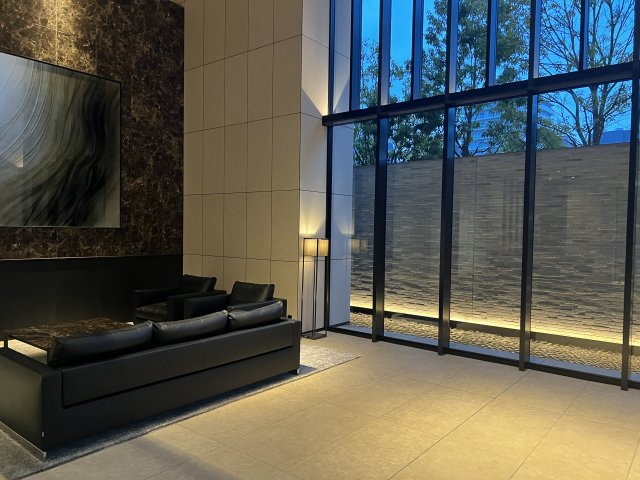 クラッシィタワー靭公園のロビー