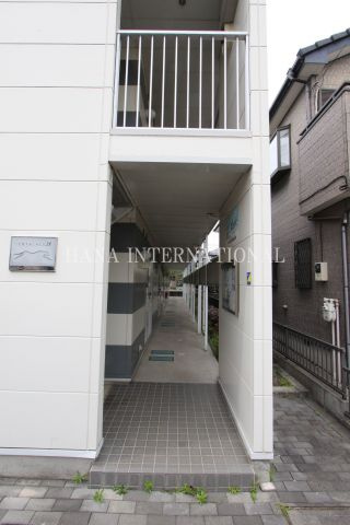 レオパレスジャクリンのエントランス