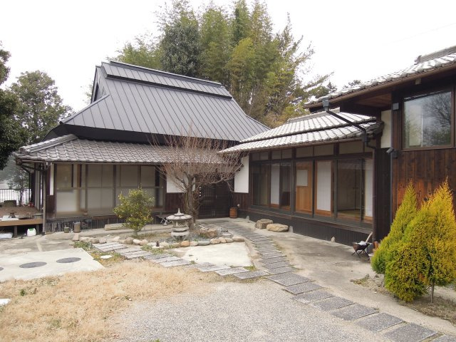 里庄町新庄1貸家