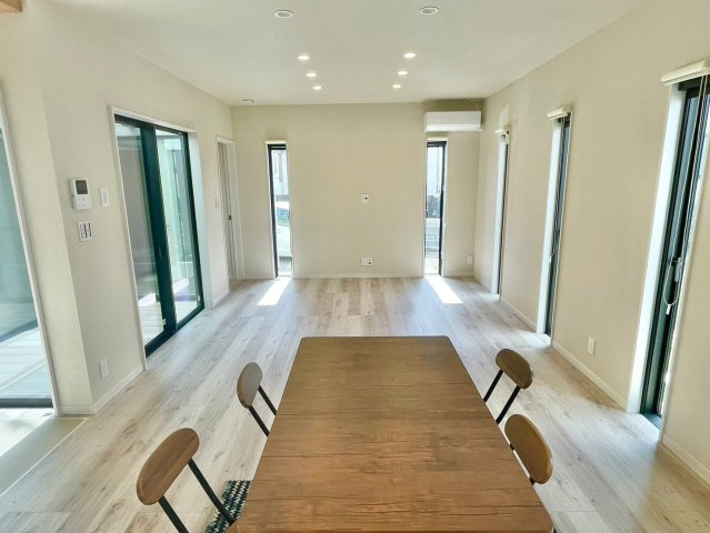 御井町　　３LDKの居間・リビング