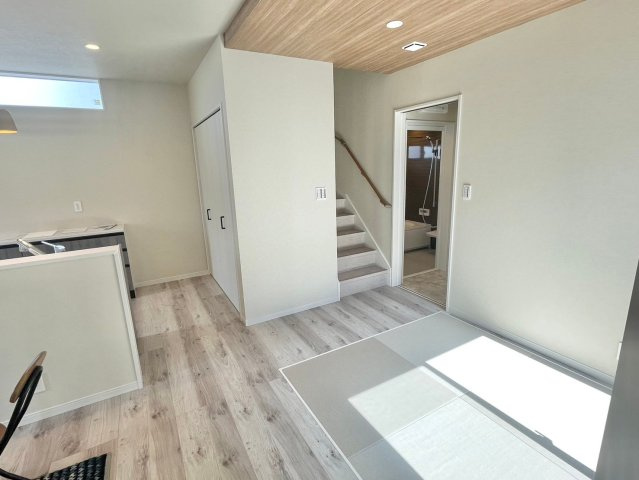 御井町　　３LDKの居間・リビング