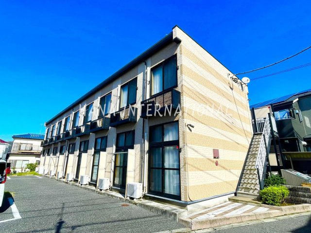 レオパレスワールド松戸新田の外観