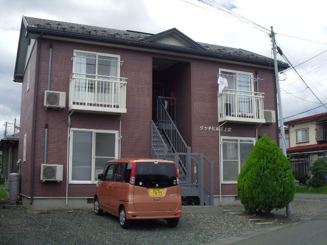 リッチヒルズ上堂の駐車場